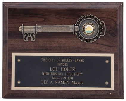 1991 The City of Wilkes-Barre "Key to the City" Plaque Presented To Lou Holtz (Holtz LOA)